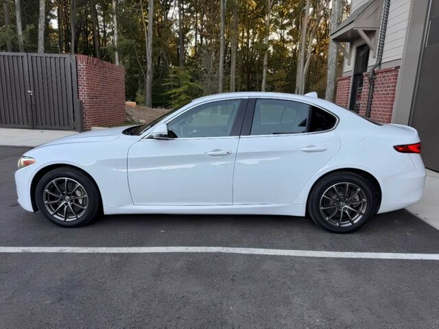 Белый Альфа Giulia, объемом двигателя 2 л и пробегом 34 тыс. км за 13000 $, фото 3 на Automoto.ua