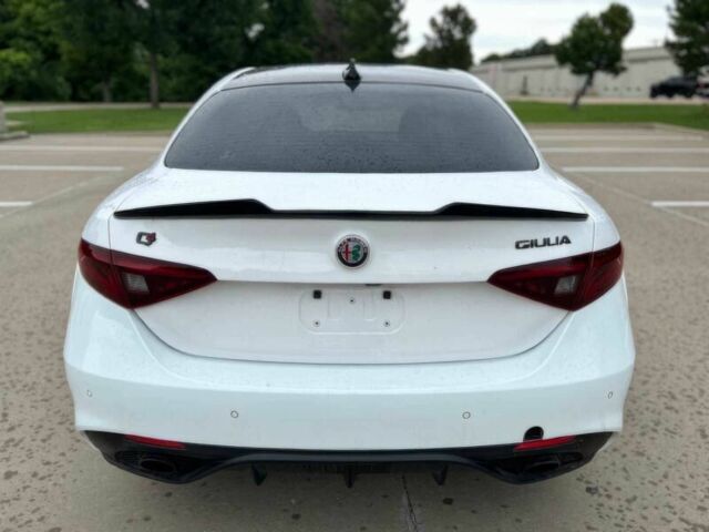 Білий Альфа Giulia, об'ємом двигуна 2 л та пробігом 37 тис. км за 7500 $, фото 6 на Automoto.ua