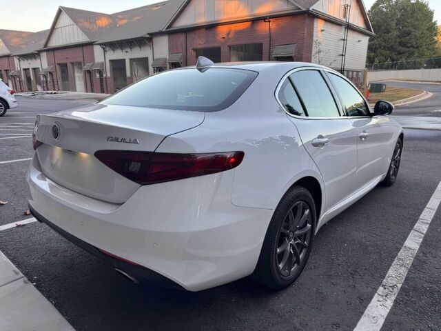 Белый Альфа Giulia, объемом двигателя 2 л и пробегом 34 тыс. км за 13000 $, фото 4 на Automoto.ua