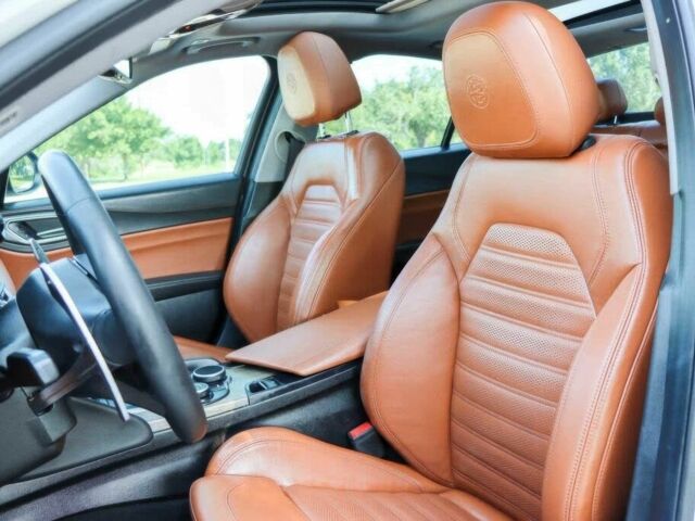 Белый Альфа Giulia, объемом двигателя 2 л и пробегом 42 тыс. км за 8900 $, фото 9 на Automoto.ua