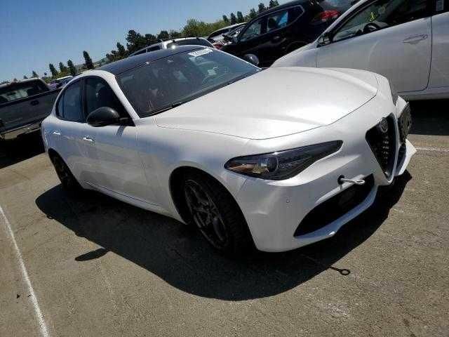 Білий Альфа Giulia, об'ємом двигуна 2 л та пробігом 41 тис. км за 4800 $, фото 2 на Automoto.ua