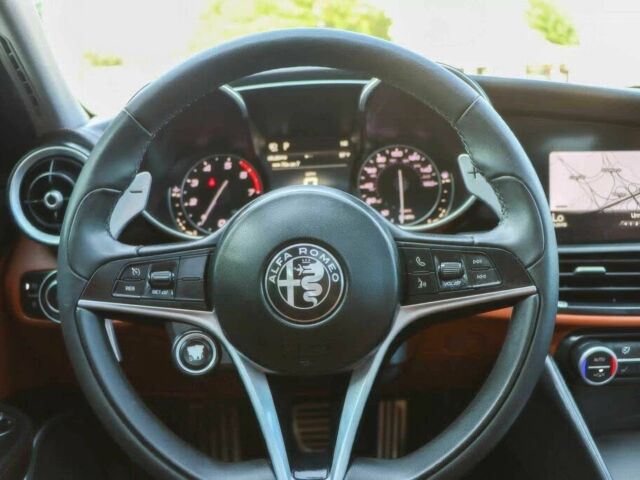 Белый Альфа Giulia, объемом двигателя 2 л и пробегом 42 тыс. км за 8900 $, фото 12 на Automoto.ua