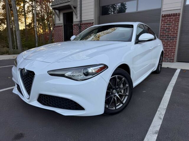 Белый Альфа Giulia, объемом двигателя 2 л и пробегом 34 тыс. км за 13000 $, фото 2 на Automoto.ua