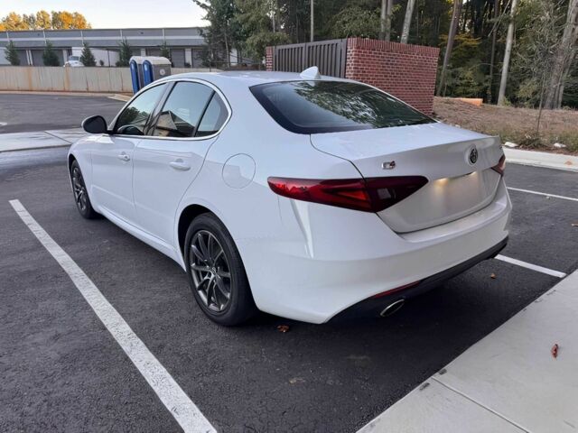 Белый Альфа Giulia, объемом двигателя 2 л и пробегом 34 тыс. км за 13000 $, фото 6 на Automoto.ua