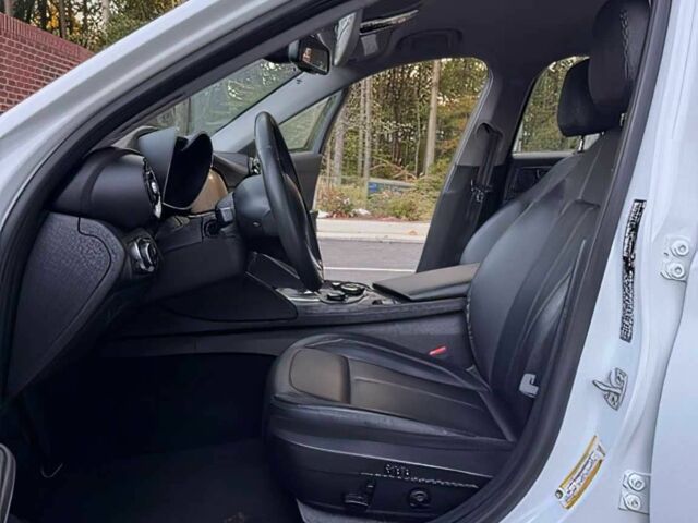 Белый Альфа Giulia, объемом двигателя 2 л и пробегом 34 тыс. км за 13000 $, фото 9 на Automoto.ua