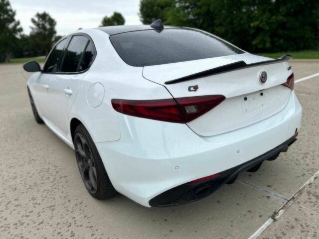 Білий Альфа Giulia, об'ємом двигуна 2 л та пробігом 37 тис. км за 7500 $, фото 7 на Automoto.ua