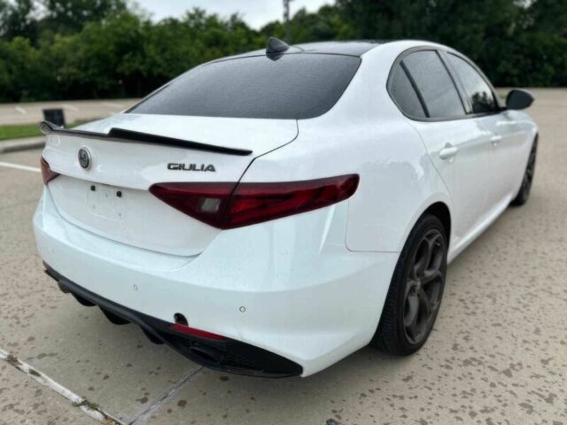 Білий Альфа Giulia, об'ємом двигуна 2 л та пробігом 37 тис. км за 7500 $, фото 5 на Automoto.ua