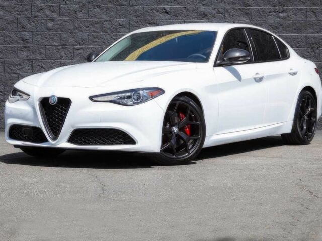 Белый Альфа Giulia, объемом двигателя 2 л и пробегом 42 тыс. км за 14000 $, фото 2 на Automoto.ua