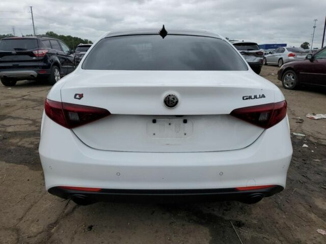 Білий Альфа Giulia, об'ємом двигуна 2 л та пробігом 50 тис. км за 453 $, фото 7 на Automoto.ua