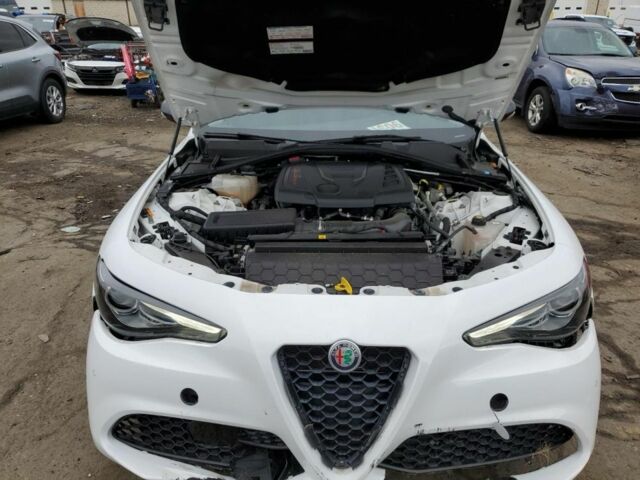 Білий Альфа Giulia, об'ємом двигуна 2 л та пробігом 50 тис. км за 453 $, фото 10 на Automoto.ua