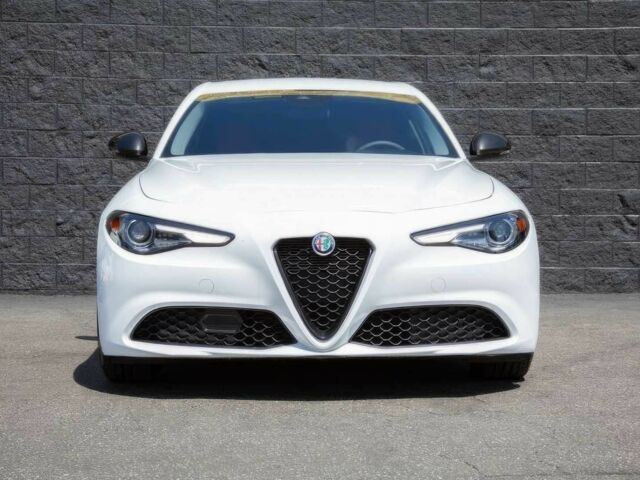 Белый Альфа Giulia, объемом двигателя 2 л и пробегом 42 тыс. км за 14000 $, фото 1 на Automoto.ua