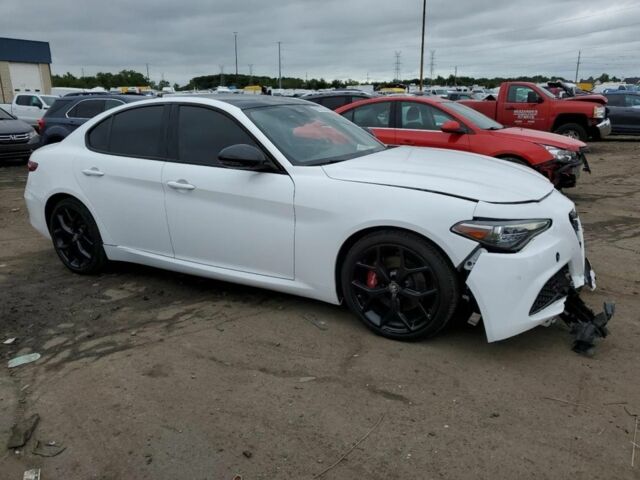 Білий Альфа Giulia, об'ємом двигуна 2 л та пробігом 50 тис. км за 453 $, фото 3 на Automoto.ua