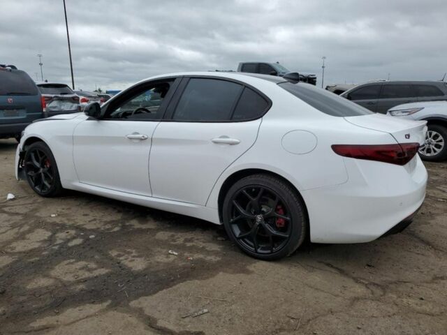 Білий Альфа Giulia, об'ємом двигуна 2 л та пробігом 50 тис. км за 453 $, фото 1 на Automoto.ua