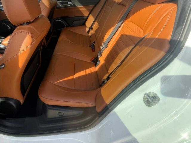 Белый Альфа Giulia, объемом двигателя 2 л и пробегом 29 тыс. км за 12300 $, фото 11 на Automoto.ua
