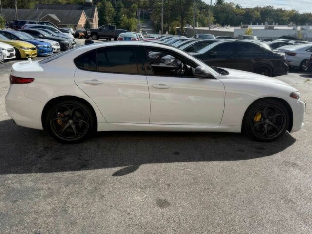 Белый Альфа Giulia, объемом двигателя 2 л и пробегом 29 тыс. км за 12300 $, фото 2 на Automoto.ua