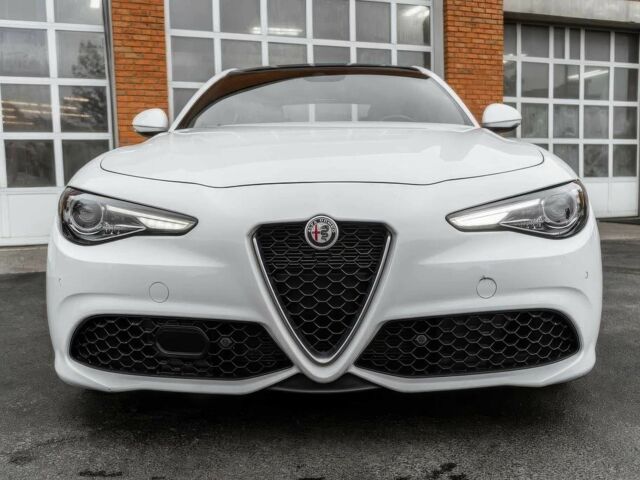 Белый Альфа Giulia, объемом двигателя 2 л и пробегом 20 тыс. км за 12700 $, фото 1 на Automoto.ua