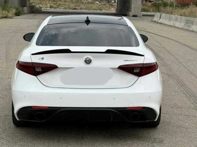 Белый Альфа Giulia, объемом двигателя 2 л и пробегом 39 тыс. км за 18300 $, фото 3 на Automoto.ua