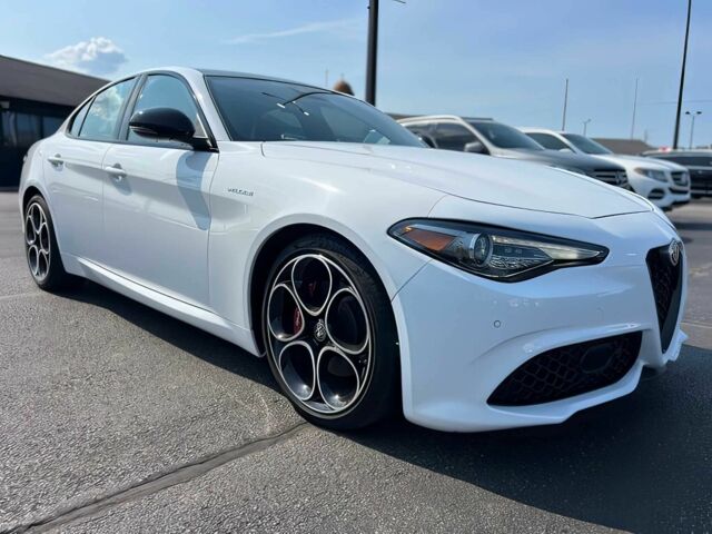 Білий Альфа Giulia, об'ємом двигуна 2 л та пробігом 34 тис. км за 17300 $, фото 3 на Automoto.ua