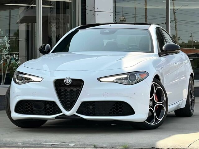 Білий Альфа Giulia, об'ємом двигуна 2 л та пробігом 34 тис. км за 17300 $, фото 2 на Automoto.ua