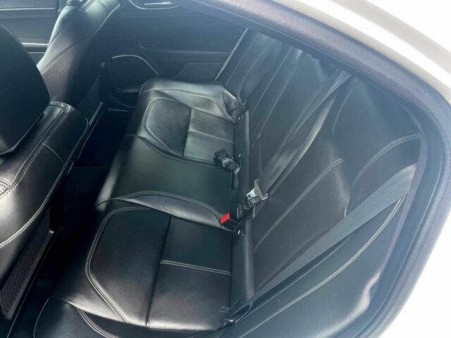 Білий Альфа Giulia, об'ємом двигуна 2 л та пробігом 35 тис. км за 13000 $, фото 12 на Automoto.ua