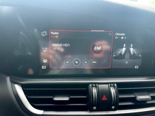Білий Альфа Giulia, об'ємом двигуна 2 л та пробігом 35 тис. км за 13000 $, фото 10 на Automoto.ua