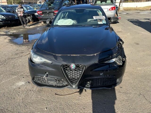 Чорний Альфа Giulia, об'ємом двигуна 2 л та пробігом 100 тис. км за 11999 $, фото 1 на Automoto.ua