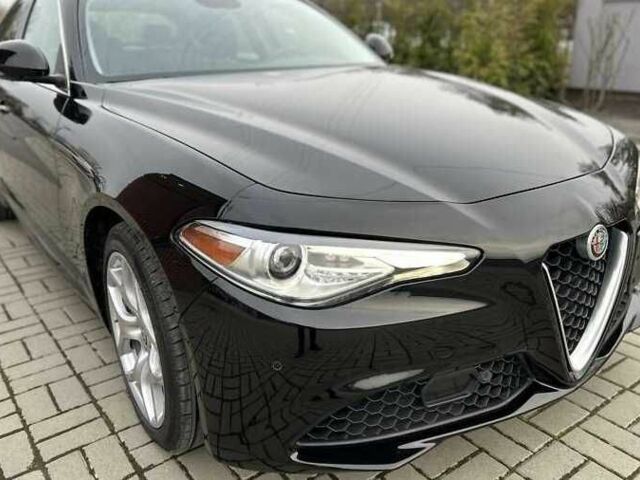 Черный Альфа Giulia, объемом двигателя 2 л и пробегом 50 тыс. км за 15500 $, фото 2 на Automoto.ua