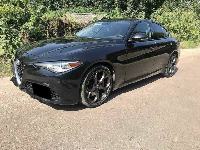 Черный Альфа Giulia, объемом двигателя 2 л и пробегом 104 тыс. км за 16900 $, фото 2 на Automoto.ua