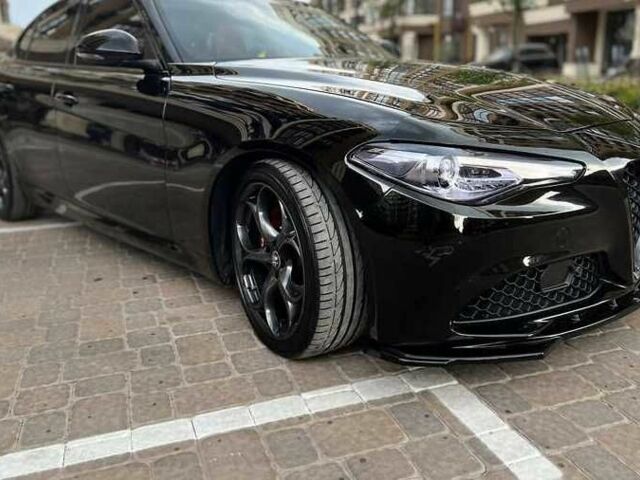 Черный Альфа Giulia, объемом двигателя 2 л и пробегом 40 тыс. км за 14400 $, фото 2 на Automoto.ua