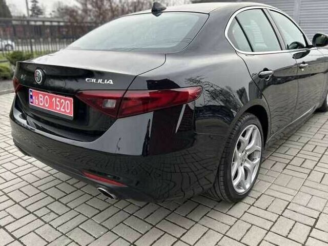Черный Альфа Giulia, объемом двигателя 2 л и пробегом 50 тыс. км за 15500 $, фото 12 на Automoto.ua