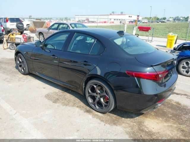 Черный Альфа Giulia, объемом двигателя 2 л и пробегом 51 тыс. км за 4000 $, фото 2 на Automoto.ua