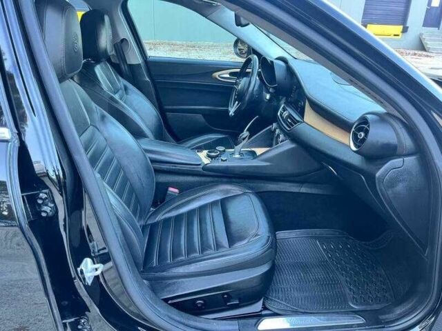 Чорний Альфа Giulia, об'ємом двигуна 2 л та пробігом 43 тис. км за 5100 $, фото 11 на Automoto.ua