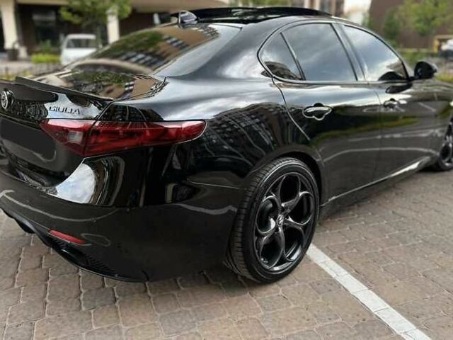 Черный Альфа Giulia, объемом двигателя 2 л и пробегом 40 тыс. км за 14400 $, фото 5 на Automoto.ua