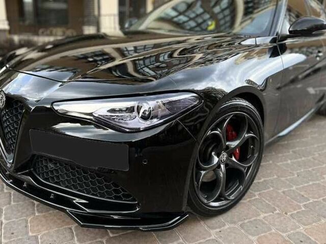 Черный Альфа Giulia, объемом двигателя 2 л и пробегом 40 тыс. км за 14400 $, фото 1 на Automoto.ua