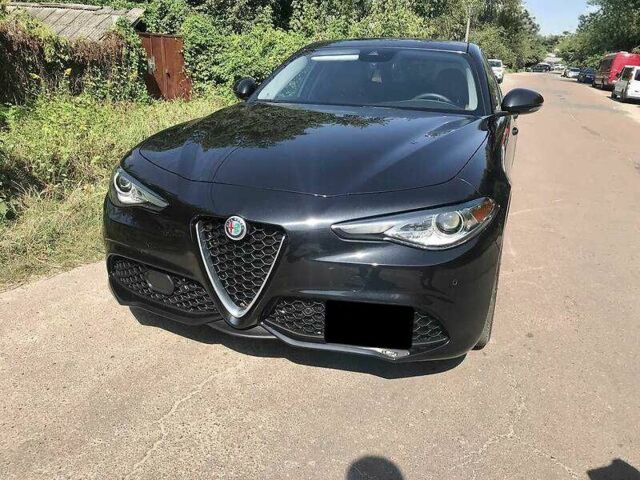 Черный Альфа Giulia, объемом двигателя 2 л и пробегом 104 тыс. км за 16900 $, фото 1 на Automoto.ua