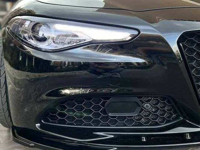 Черный Альфа Giulia, объемом двигателя 2 л и пробегом 40 тыс. км за 14400 $, фото 4 на Automoto.ua