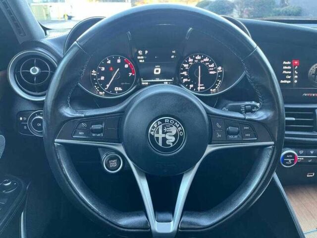 Чорний Альфа Giulia, об'ємом двигуна 2 л та пробігом 43 тис. км за 5100 $, фото 9 на Automoto.ua