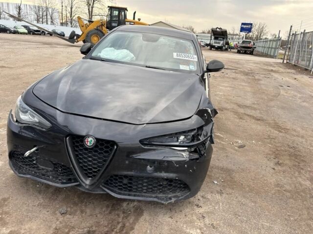 Чорний Альфа Giulia, об'ємом двигуна 2 л та пробігом 100 тис. км за 11999 $, фото 8 на Automoto.ua