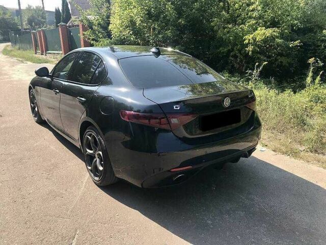 Черный Альфа Giulia, объемом двигателя 2 л и пробегом 104 тыс. км за 16900 $, фото 6 на Automoto.ua