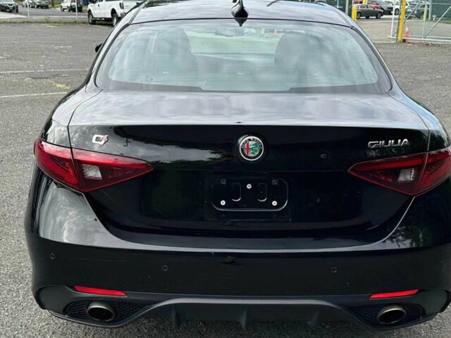 Черный Альфа Giulia, объемом двигателя 2 л и пробегом 33 тыс. км за 16500 $, фото 4 на Automoto.ua