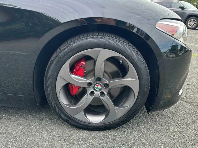 Черный Альфа Giulia, объемом двигателя 2 л и пробегом 33 тыс. км за 16500 $, фото 19 на Automoto.ua