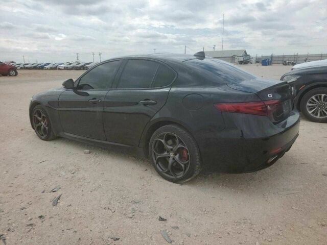 Черный Альфа Giulia, объемом двигателя 2 л и пробегом 93 тыс. км за 6900 $, фото 1 на Automoto.ua