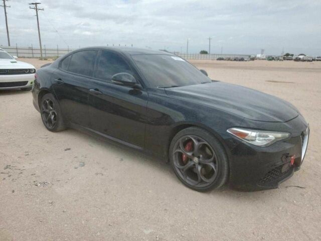 Черный Альфа Giulia, объемом двигателя 2 л и пробегом 93 тыс. км за 6900 $, фото 3 на Automoto.ua