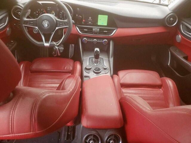 Черный Альфа Giulia, объемом двигателя 2 л и пробегом 93 тыс. км за 6900 $, фото 7 на Automoto.ua