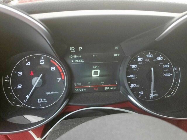 Черный Альфа Giulia, объемом двигателя 2 л и пробегом 93 тыс. км за 6900 $, фото 8 на Automoto.ua
