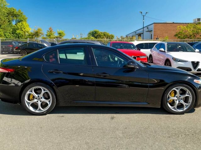 Черный Альфа Giulia, объемом двигателя 2 л и пробегом 31 тыс. км за 9600 $, фото 7 на Automoto.ua