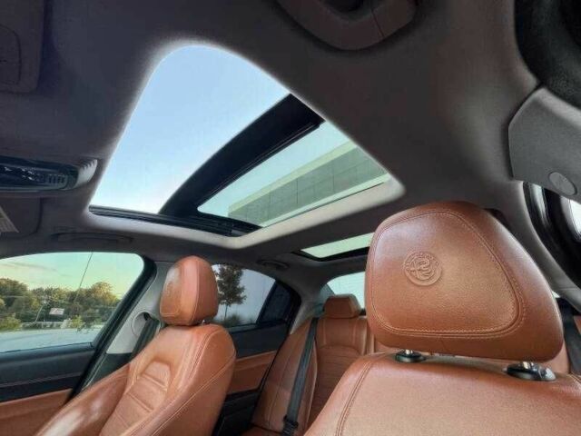Черный Альфа Giulia, объемом двигателя 2 л и пробегом 89 тыс. км за 6300 $, фото 11 на Automoto.ua