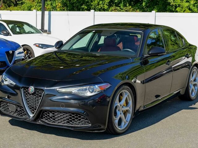 Черный Альфа Giulia, объемом двигателя 2 л и пробегом 31 тыс. км за 9600 $, фото 2 на Automoto.ua