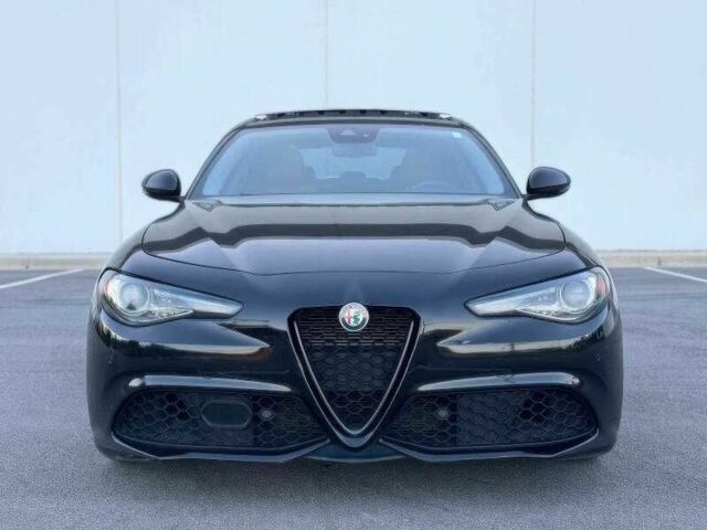 Черный Альфа Giulia, объемом двигателя 2 л и пробегом 89 тыс. км за 6300 $, фото 1 на Automoto.ua