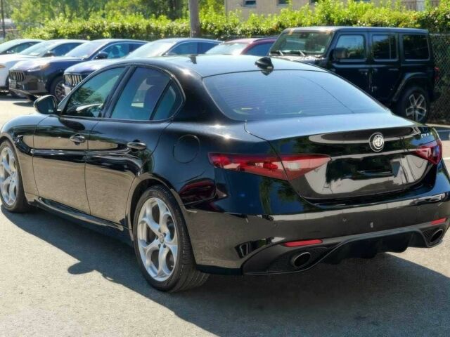 Черный Альфа Giulia, объемом двигателя 2 л и пробегом 40 тыс. км за 13000 $, фото 4 на Automoto.ua